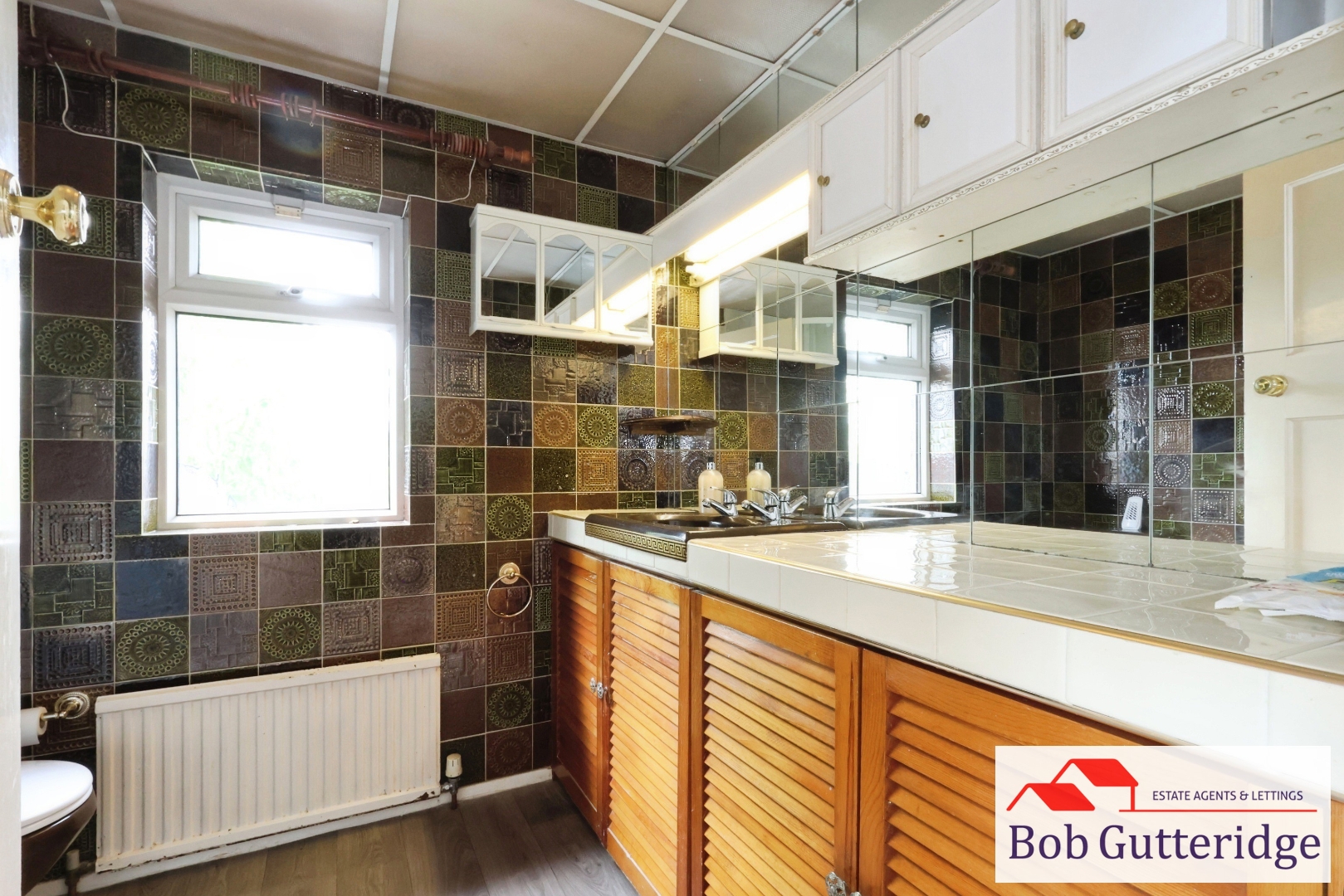 FIRST FLOOR BATHROOM